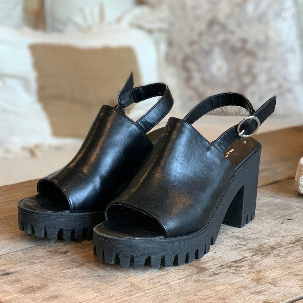 Madden Girl Black Leather Buckle Platform Heels Y2K Size 9